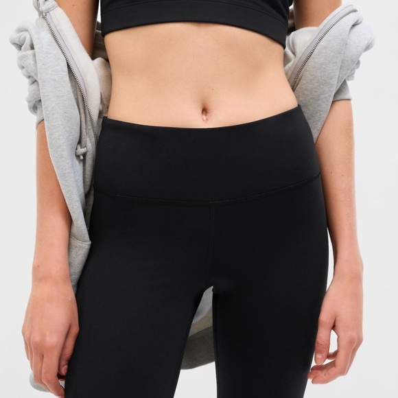 GAPFIT Black Ankle Cropped Leggings NWOT - Picture 3 of 6